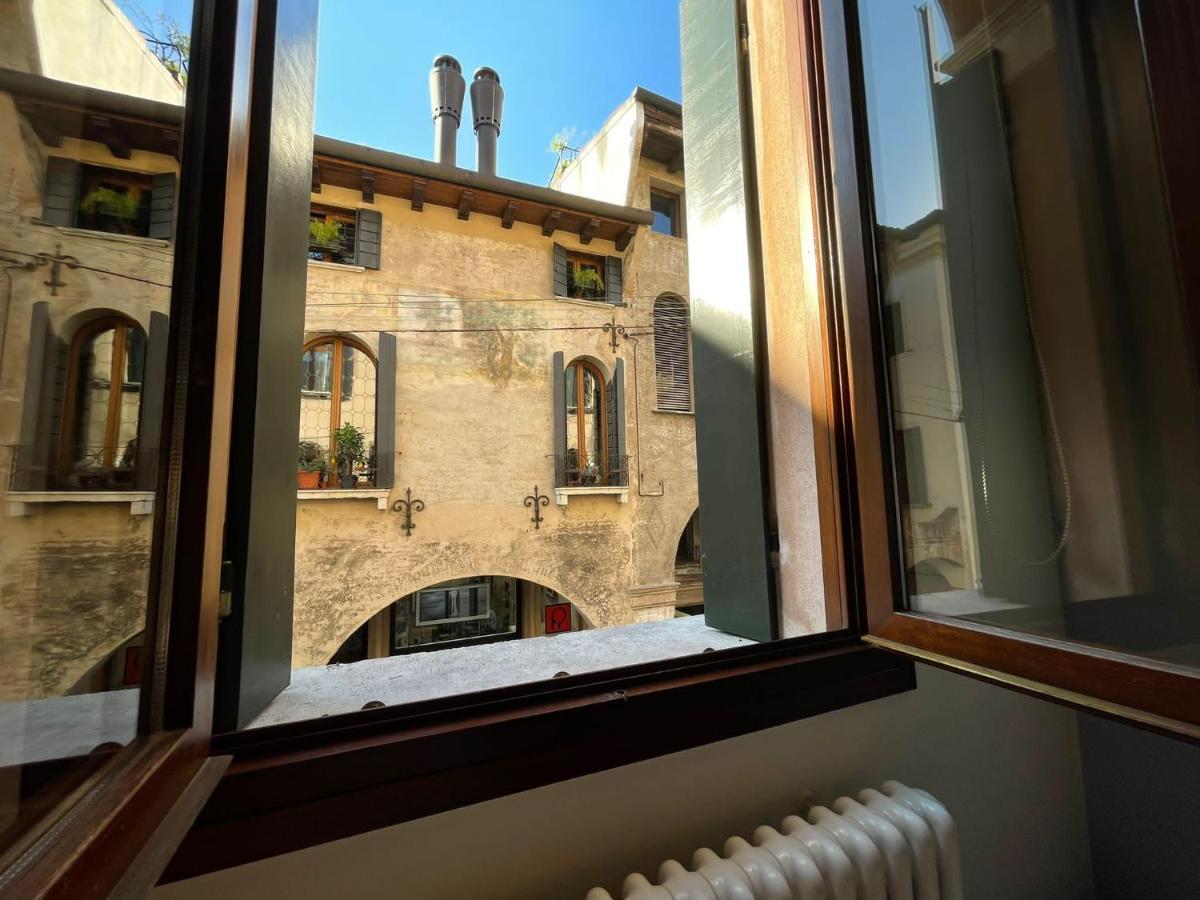 Santa Caterina: Charming Apartment เตรวิโซ ภายนอก รูปภาพ