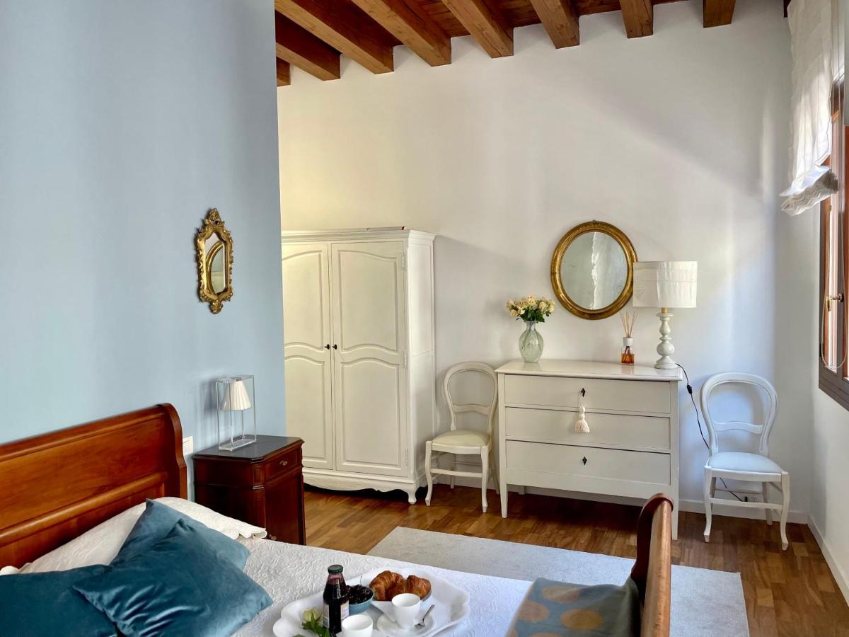 Santa Caterina: Charming Apartment เตรวิโซ ภายนอก รูปภาพ