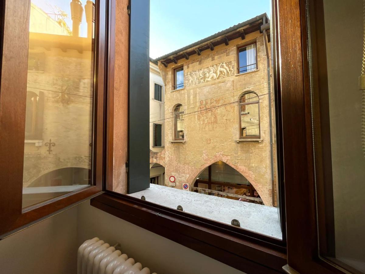 Santa Caterina: Charming Apartment เตรวิโซ ภายนอก รูปภาพ