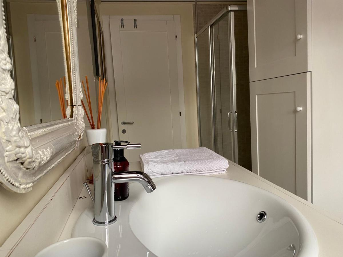 Santa Caterina: Charming Apartment เตรวิโซ ภายนอก รูปภาพ