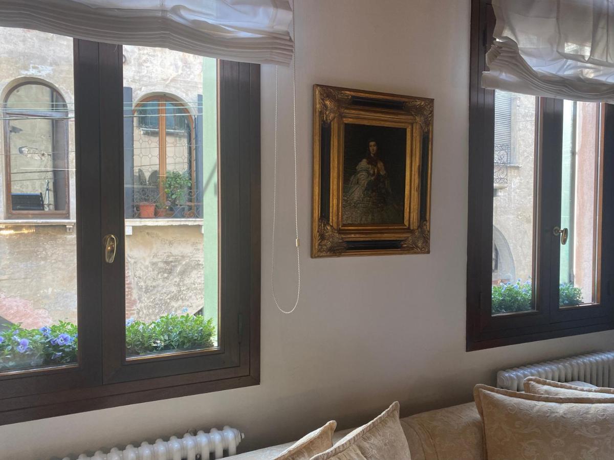 Santa Caterina: Charming Apartment เตรวิโซ ภายนอก รูปภาพ