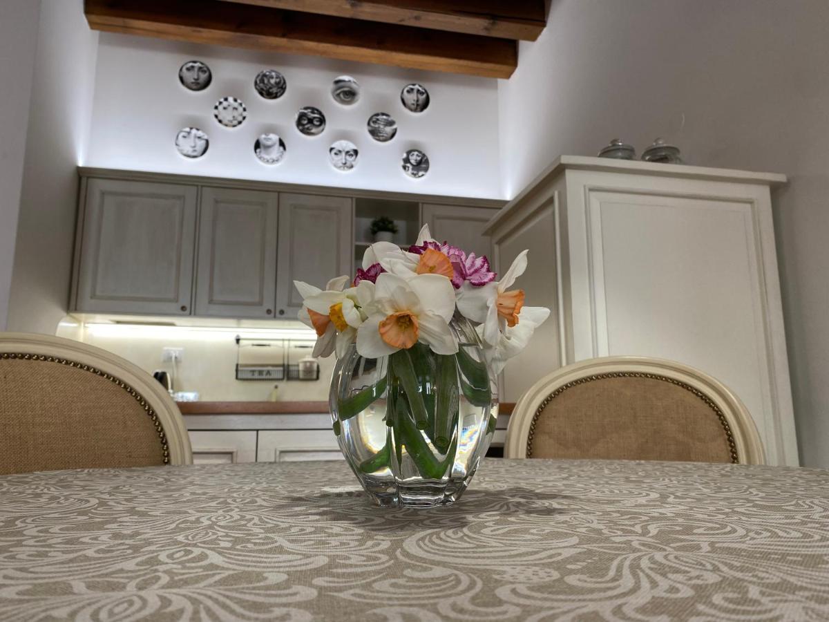 Santa Caterina: Charming Apartment เตรวิโซ ภายนอก รูปภาพ