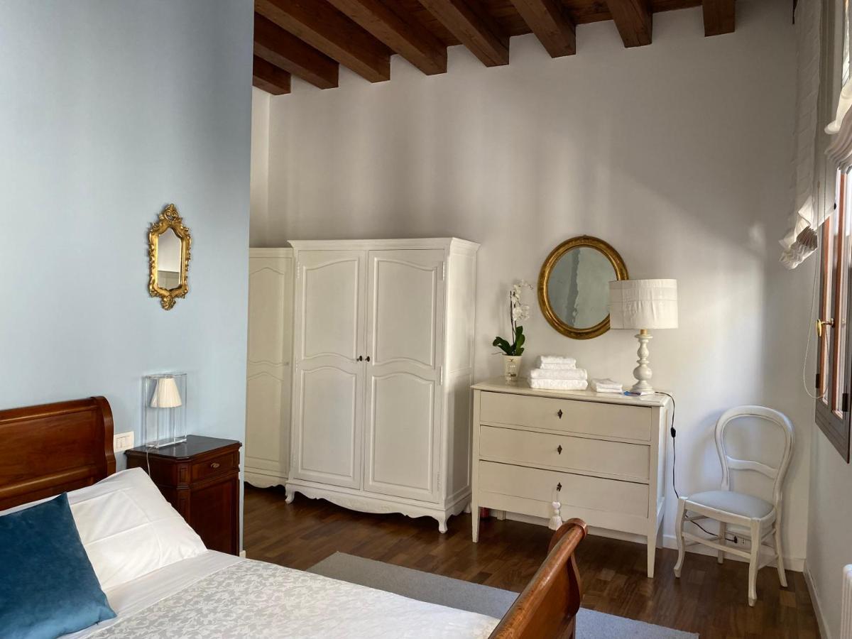 Santa Caterina: Charming Apartment เตรวิโซ ภายนอก รูปภาพ