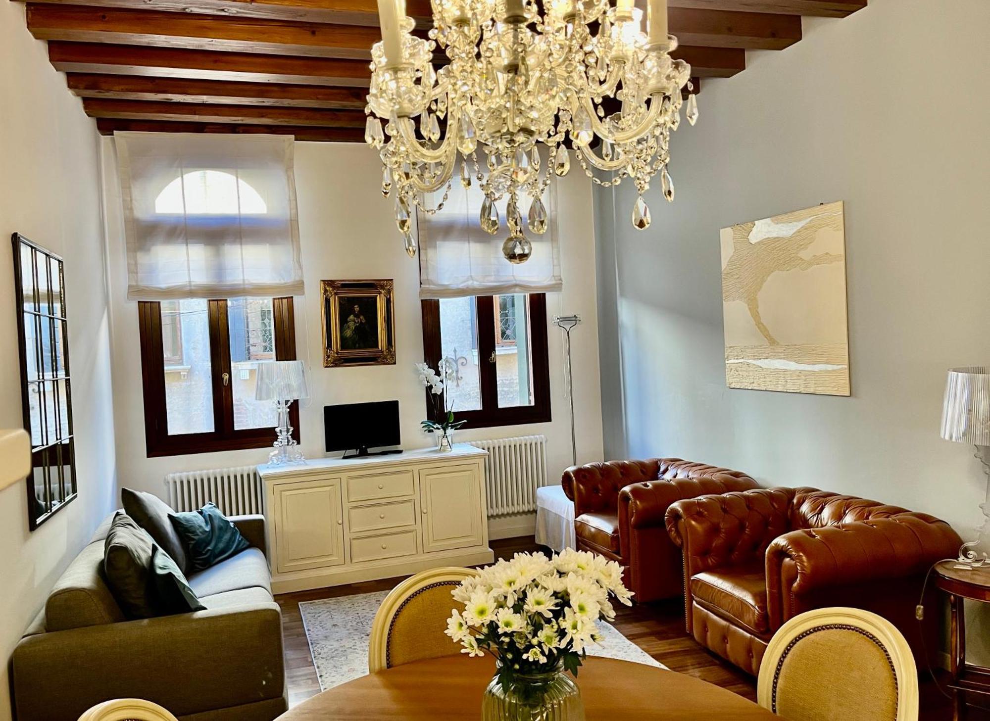 Santa Caterina: Charming Apartment เตรวิโซ ภายนอก รูปภาพ